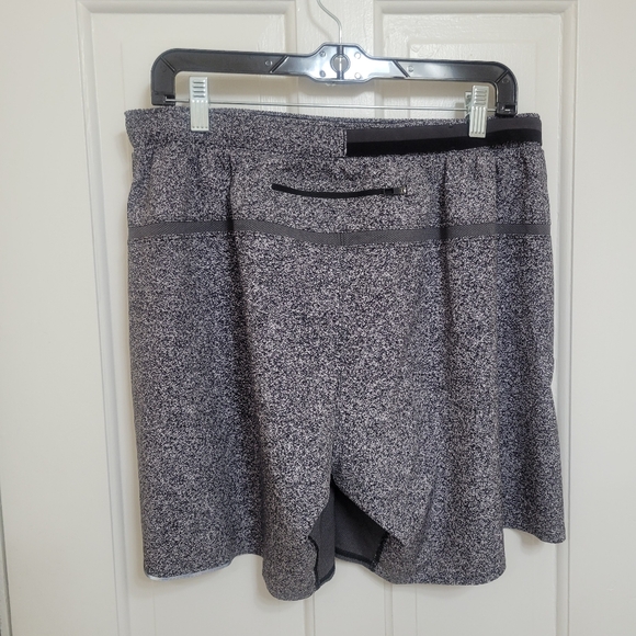 Lululemon Surge men's shorts size xl. - Picture 3 of 10